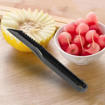 Piranha V-Shaped Serrated Vegetable Fruit Slicer Decorative Pattern Cutter with Stainless Steel Blade Non-Slip Handle for Salad